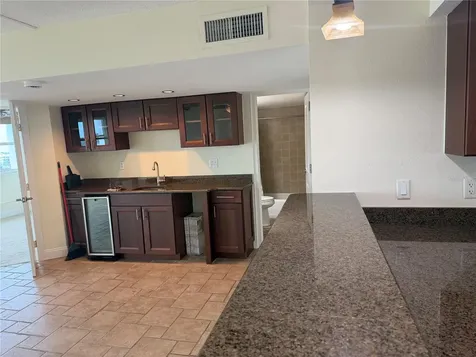33 S Gulfstream Avenue Sarasota FL 34236
