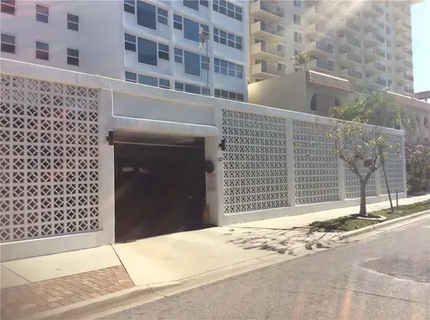 33 S Gulfstream Avenue Sarasota FL 34236