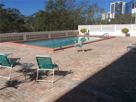 33 S Gulfstream Avenue Sarasota FL 34236