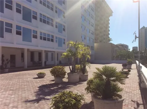 33 S Gulfstream Avenue Sarasota FL 34236