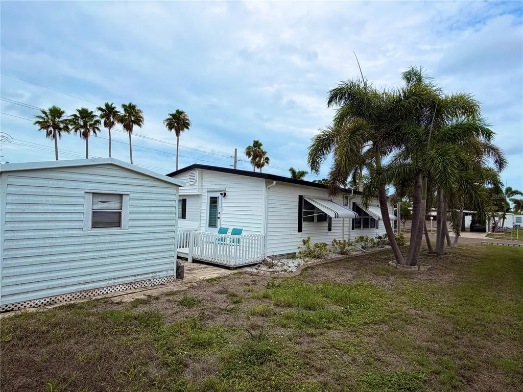 5205 5th Street E Bradenton FL 34203