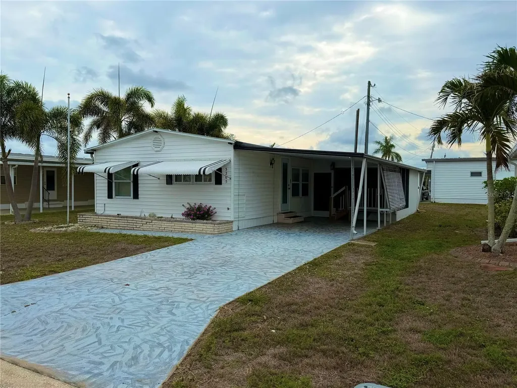5205 5th Street E Bradenton FL 34203
