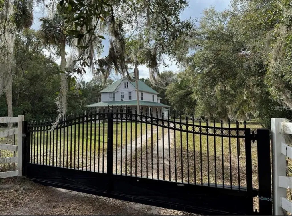 110 N Volusia Avenue Pierson FL 32180