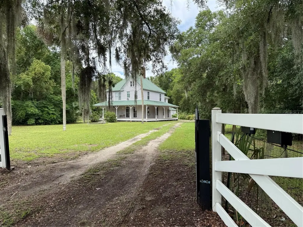 110 N Volusia Avenue Pierson FL 32180