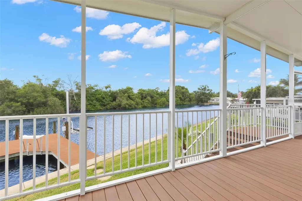 6825 Mount Orange Drive NE St Petersburg FL 33702