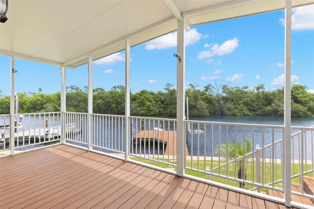 6825 Mount Orange Drive NE St Petersburg FL 33702