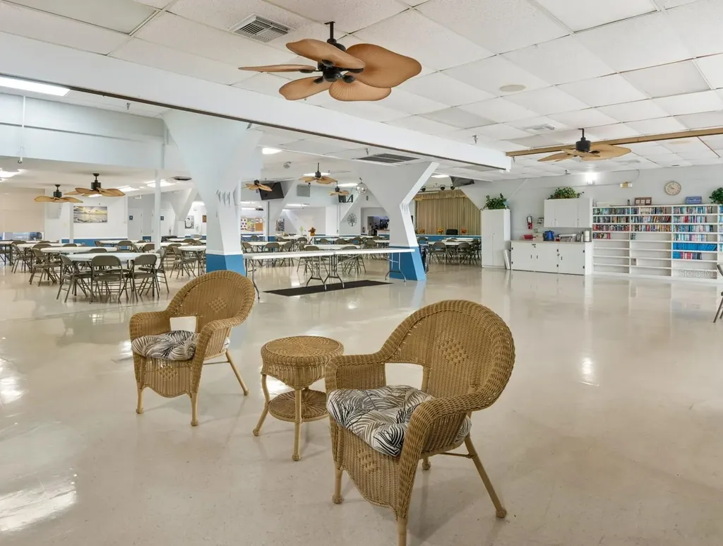 6825 Mount Orange Drive NE St Petersburg FL 33702