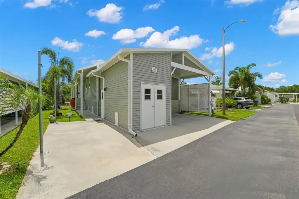 6825 Mount Orange Drive NE St Petersburg FL 33702