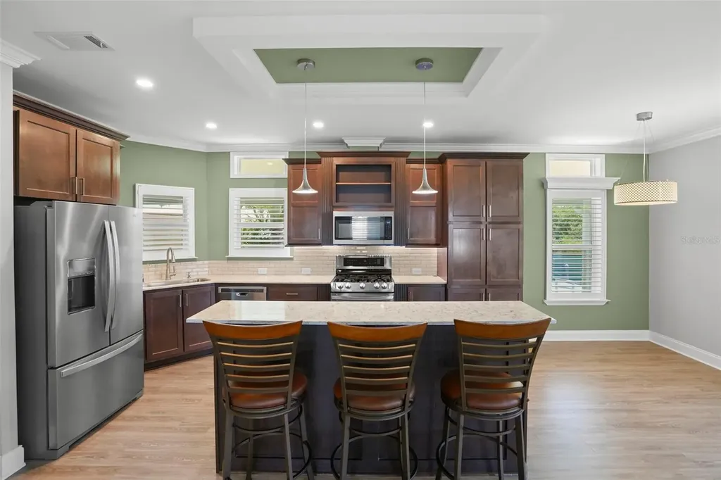 6825 Mount Orange Drive NE St Petersburg FL 33702