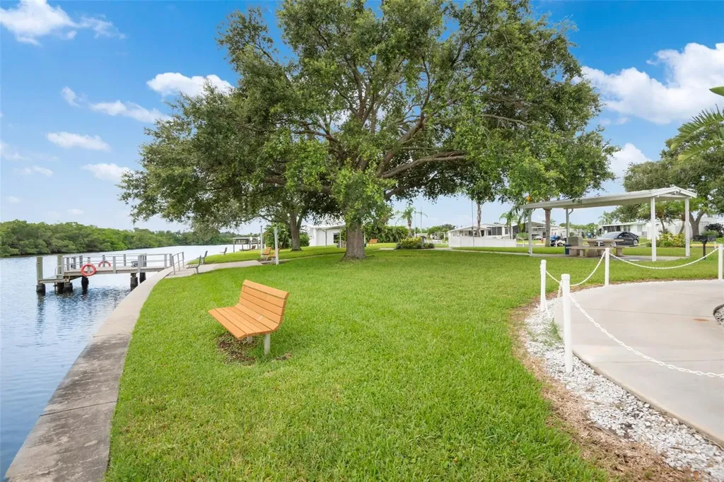 6825 Mount Orange Drive NE St Petersburg FL 33702