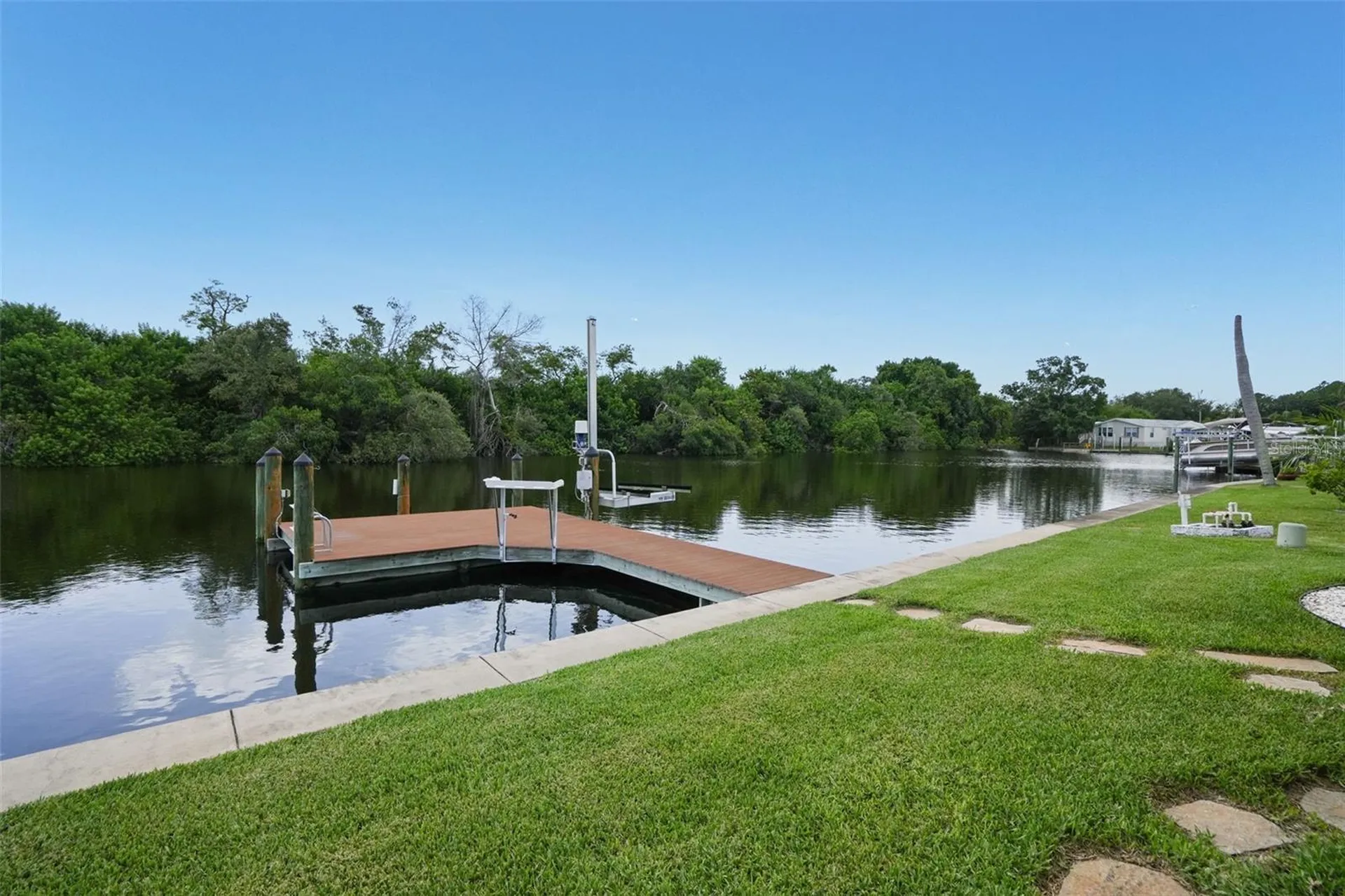6825 Mount Orange Drive NE St Petersburg FL 33702