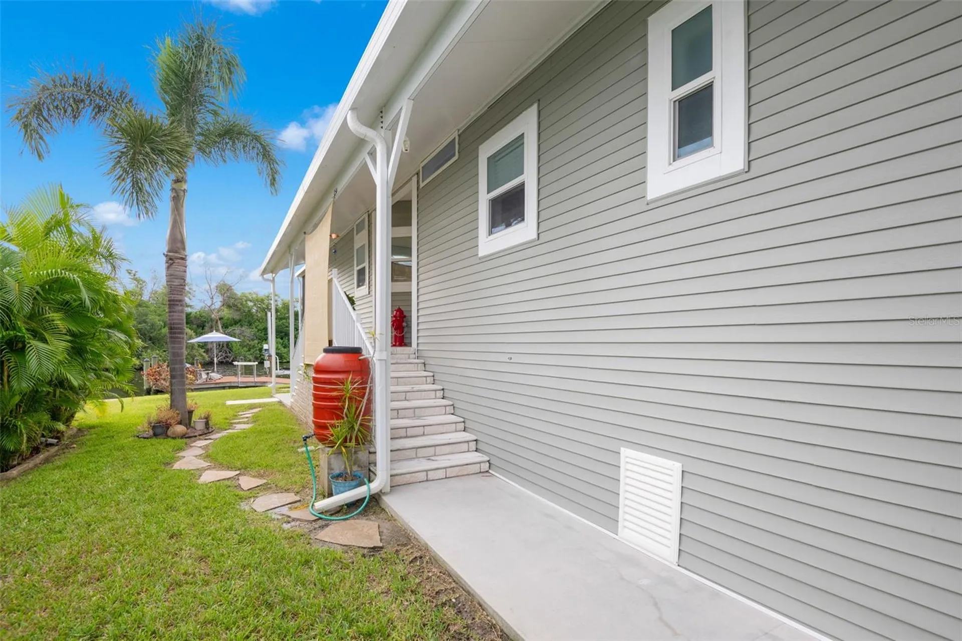 6825 Mount Orange Drive NE St Petersburg FL 33702