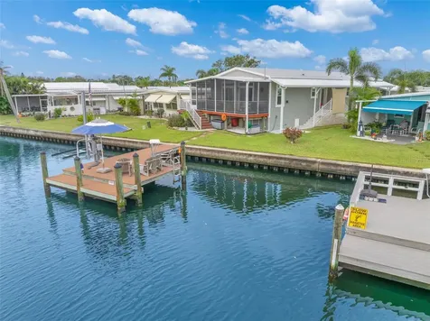 6825 Mount Orange Drive NE St Petersburg FL 33702