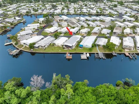 6825 Mount Orange Drive NE St Petersburg FL 33702