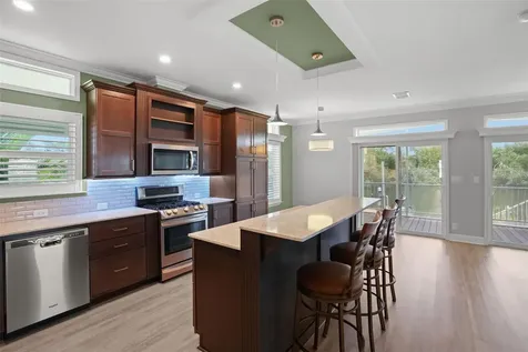 6825 Mount Orange Drive NE St Petersburg FL 33702