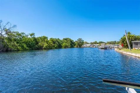 6825 Mount Orange Drive NE St Petersburg FL 33702