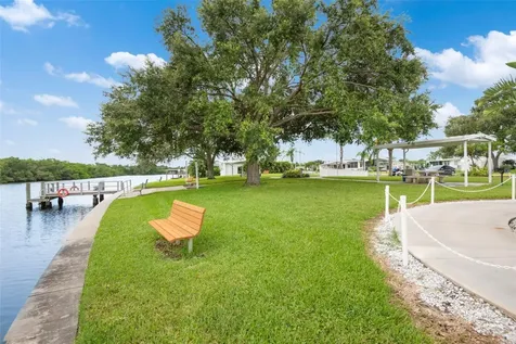 6825 Mount Orange Drive NE St Petersburg FL 33702