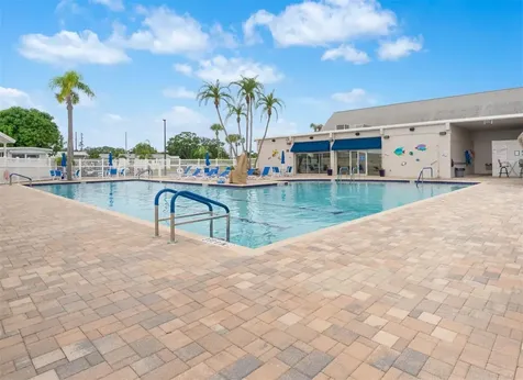 6825 Mount Orange Drive NE St Petersburg FL 33702