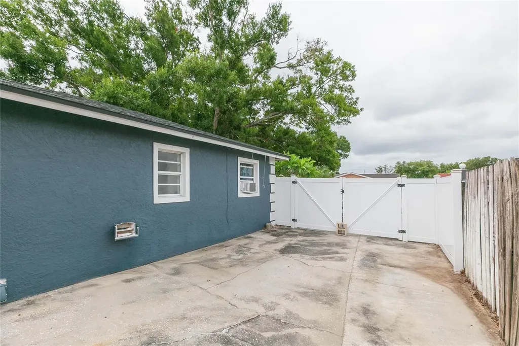 7412 Kingston Drive Tampa FL 33619