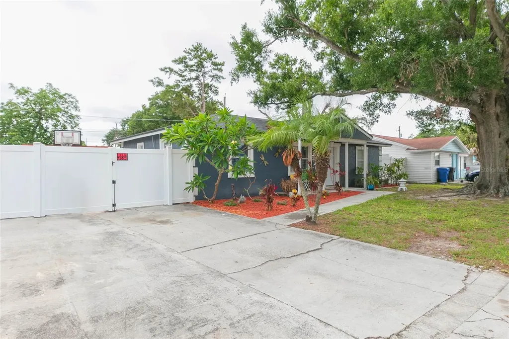 7412 Kingston Drive Tampa FL 33619