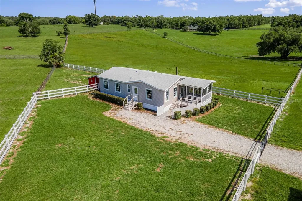 4400 Little Critter Trail Lady Lake FL 32159