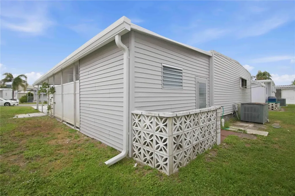 5316 Chateau Lane Bradenton FL 34207