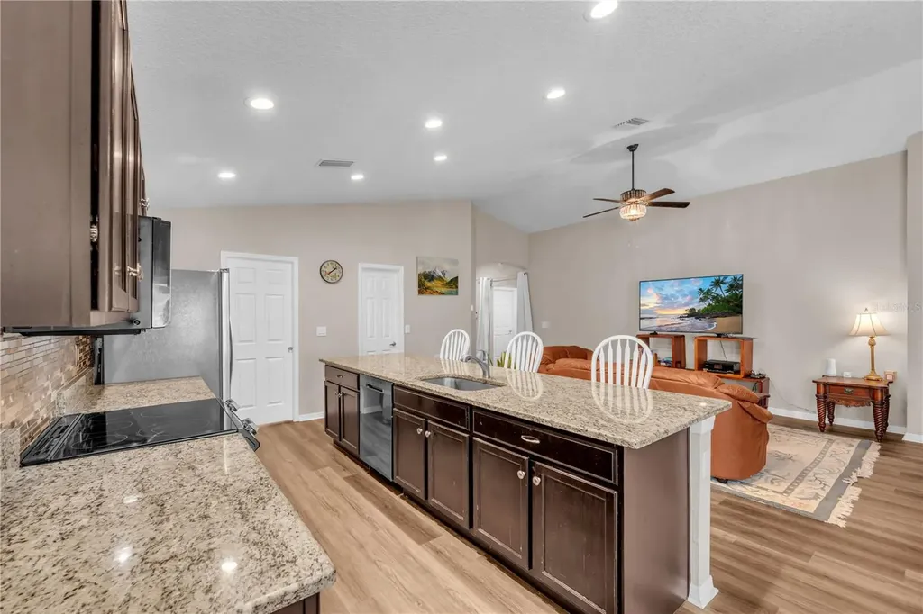 719 Vineyard Reserve Court Seffner FL 33584