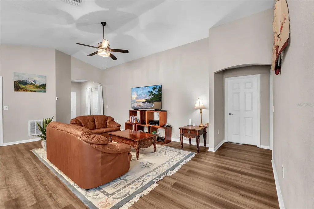719 Vineyard Reserve Court Seffner FL 33584
