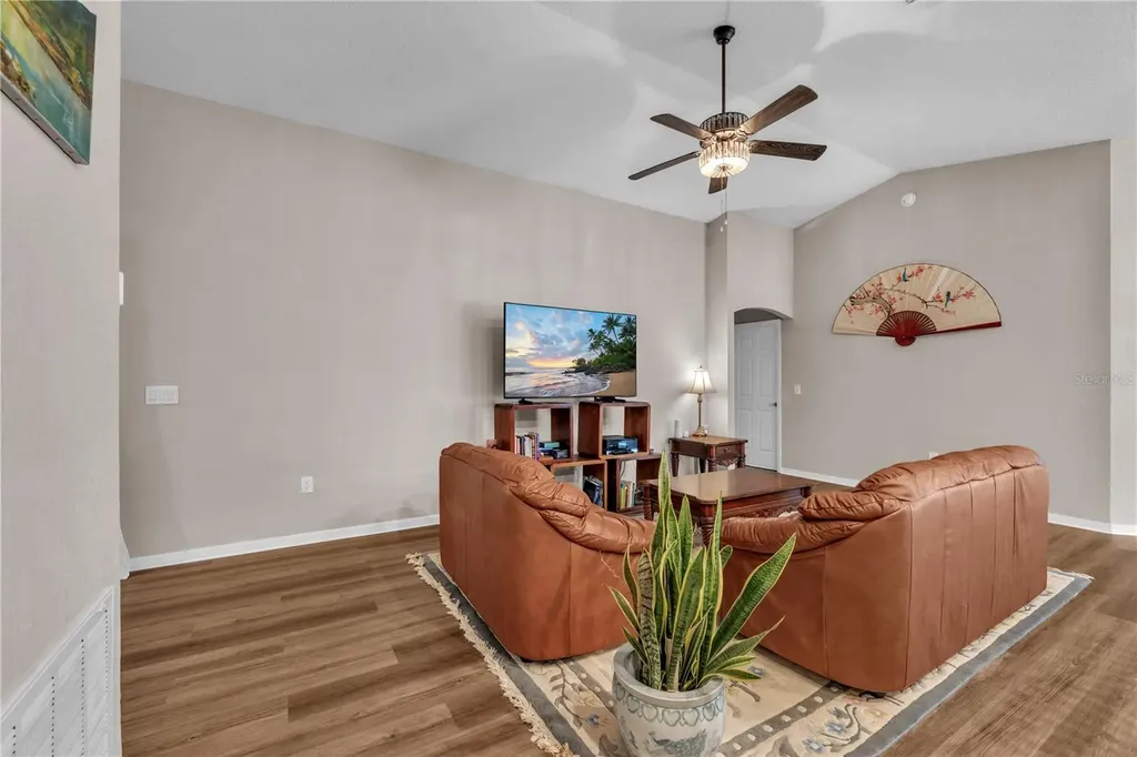 719 Vineyard Reserve Court Seffner FL 33584