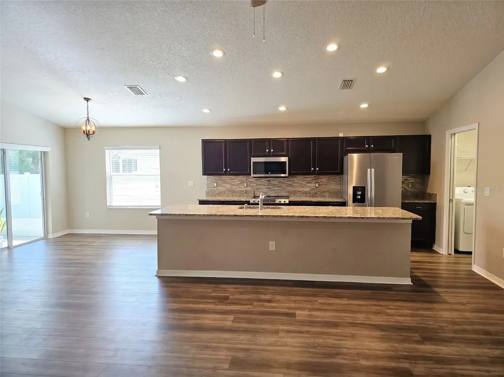719 Vineyard Reserve Court Seffner FL 33584