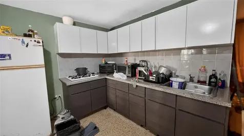 1 Hnas Davila, Betances Esq A D Bayamon PR 00959