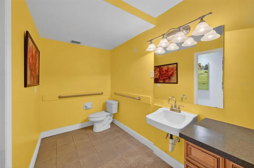 7 W Main Street Apopka FL 32703