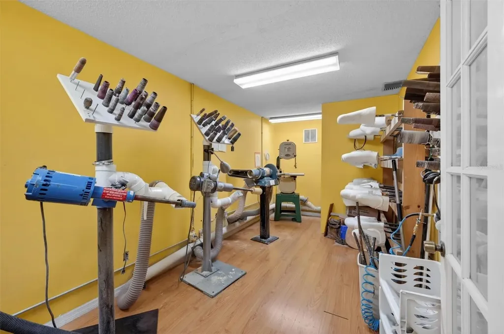 7 W Main Street Apopka FL 32703