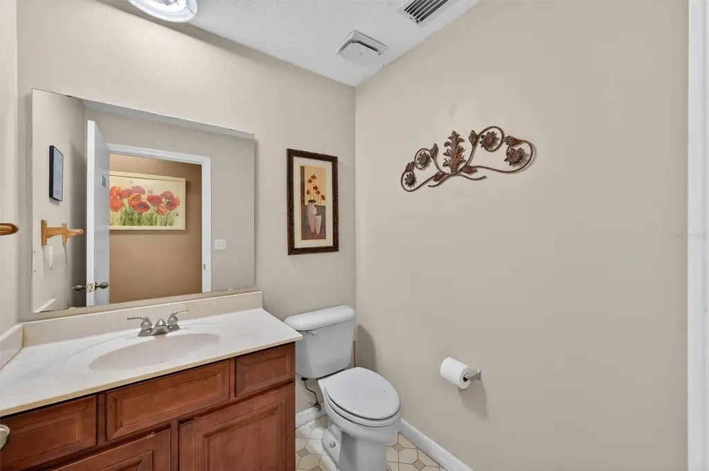 7 W Main Street Apopka FL 32703