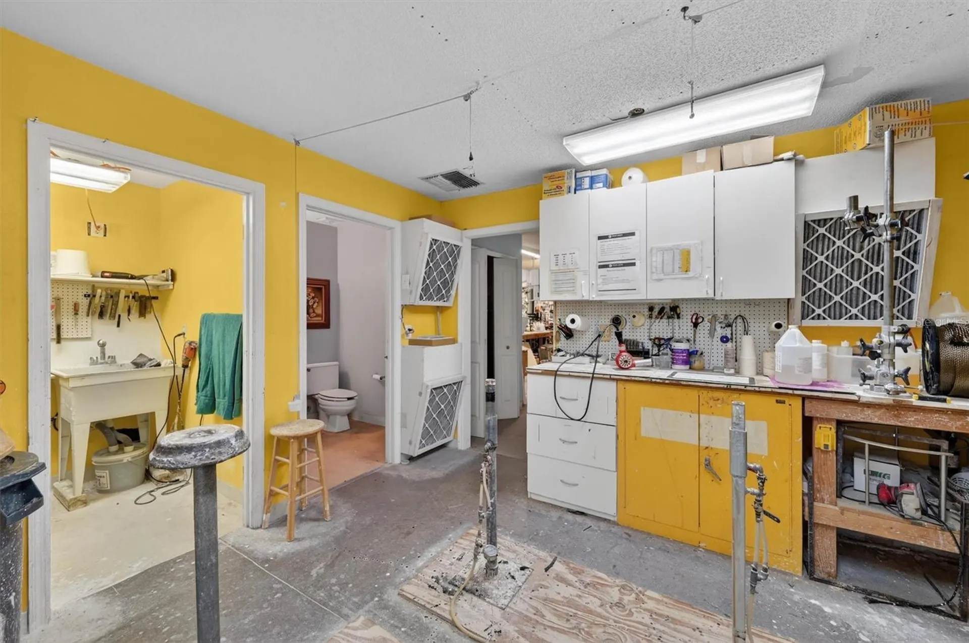 7 W Main Street Apopka FL 32703
