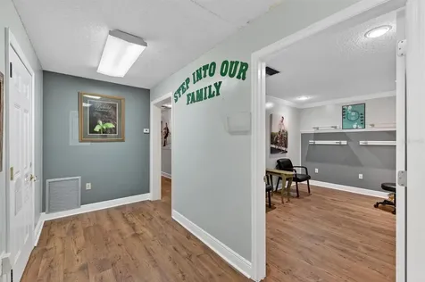 7 W Main Street Apopka FL 32703