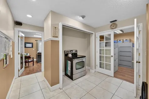 7 W Main Street Apopka FL 32703