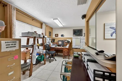 7 W Main Street Apopka FL 32703