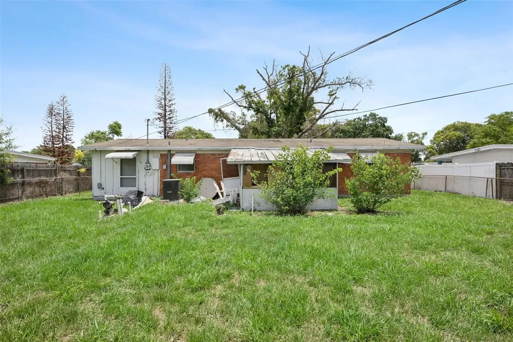 102 Cosmos Drive Orlando FL 32807