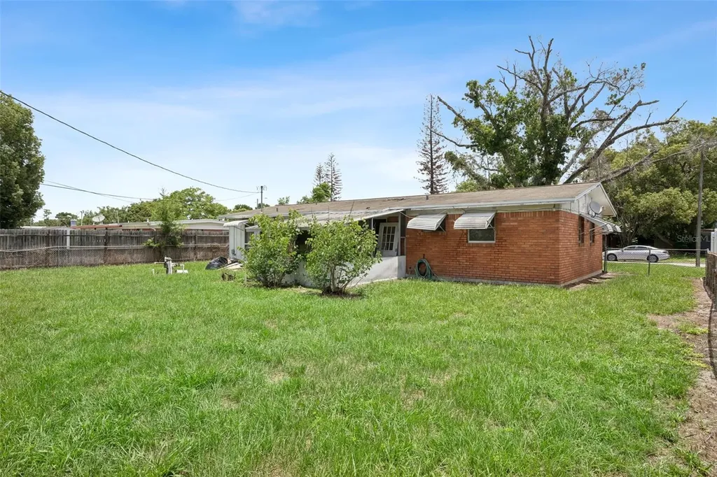 102 Cosmos Drive Orlando FL 32807