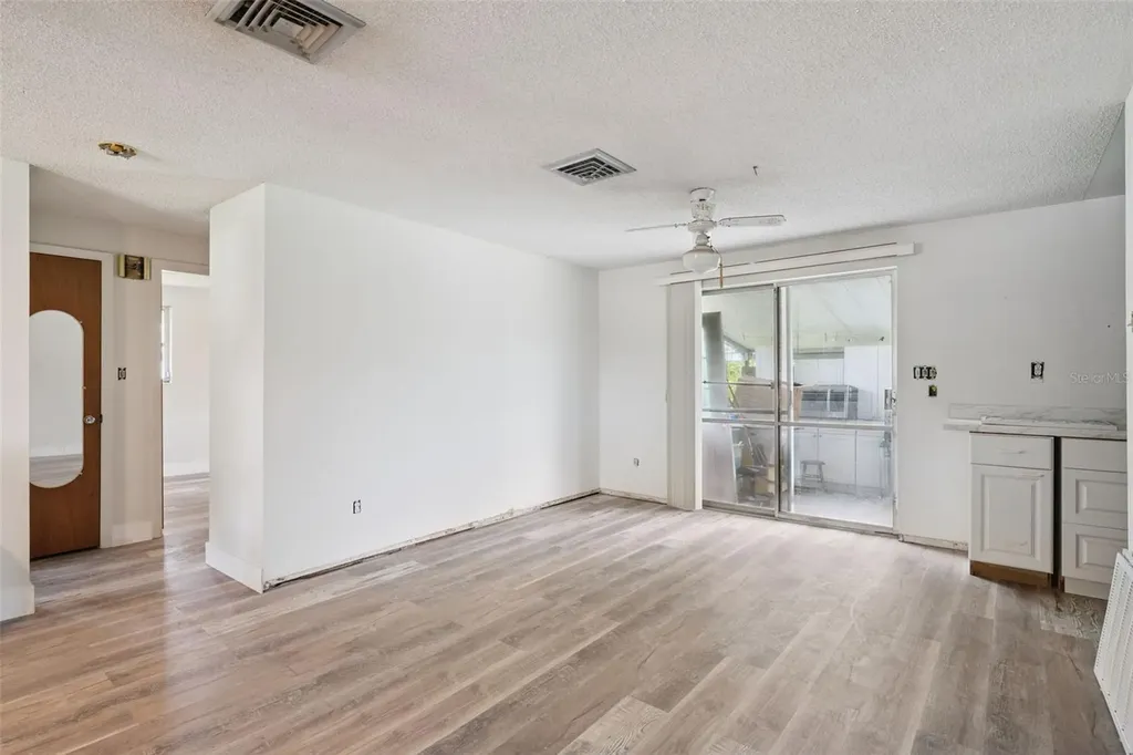 102 Cosmos Drive Orlando FL 32807
