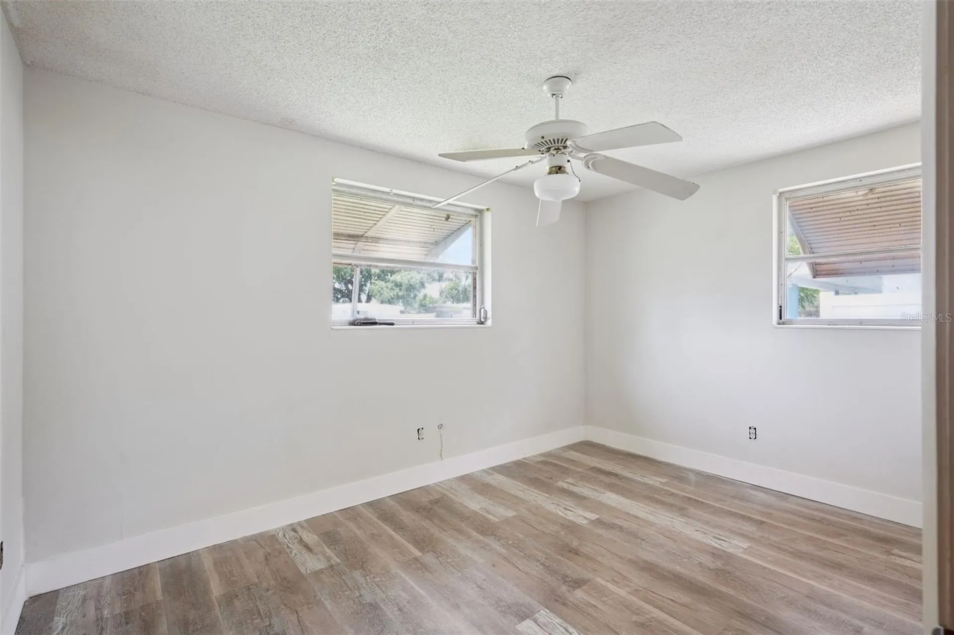 102 Cosmos Drive Orlando FL 32807