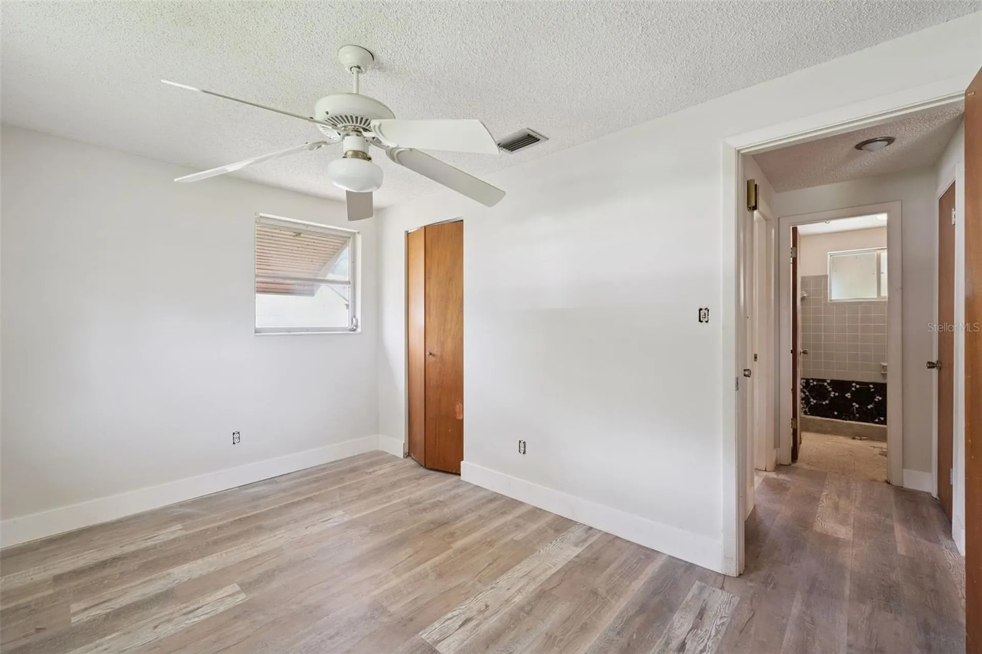 102 Cosmos Drive Orlando FL 32807