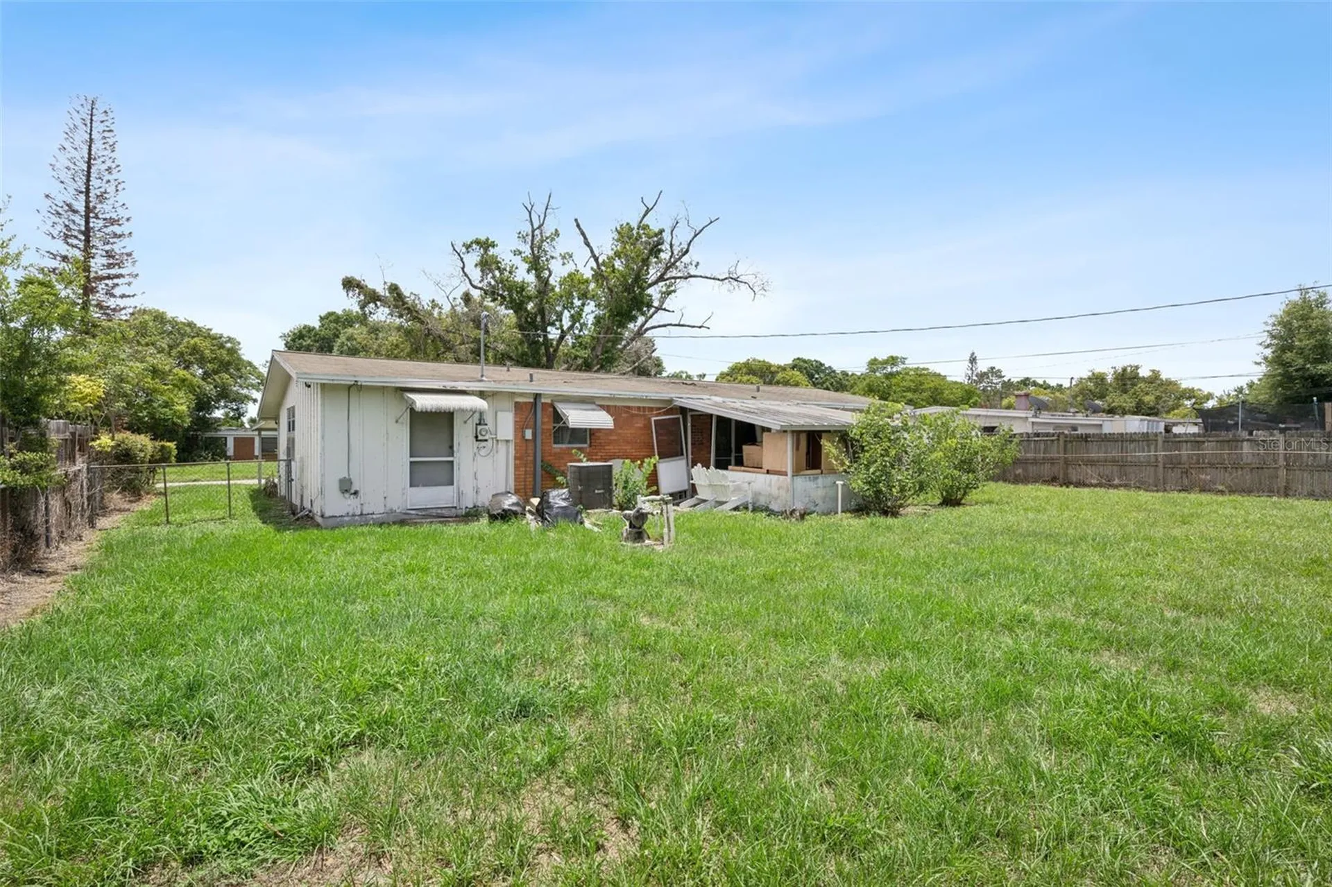 102 Cosmos Drive Orlando FL 32807