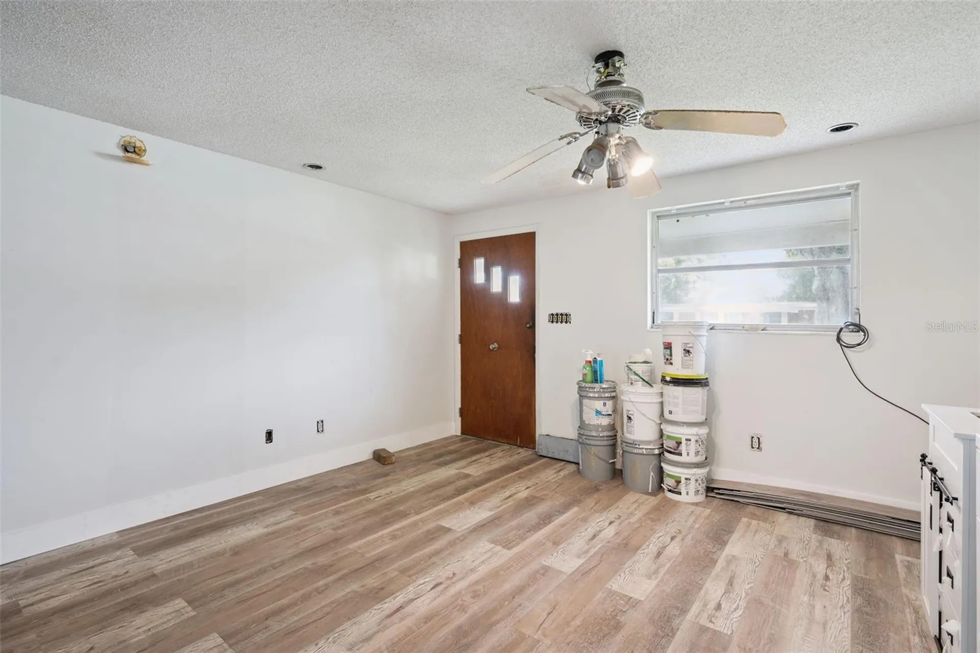 102 Cosmos Drive Orlando FL 32807