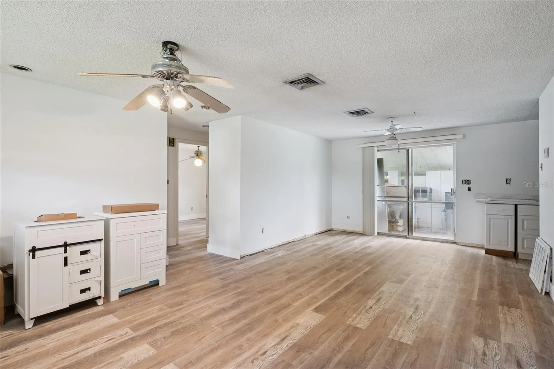 102 Cosmos Drive Orlando FL 32807