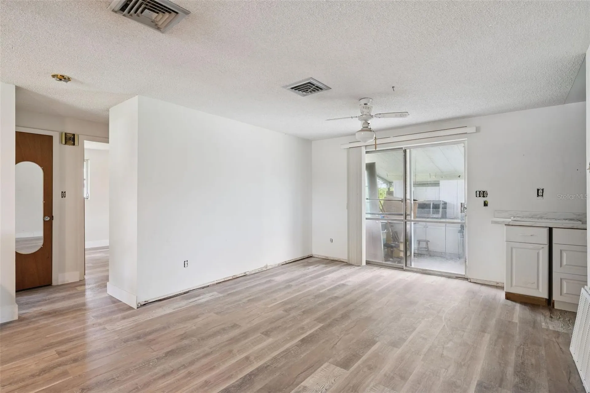 102 Cosmos Drive Orlando FL 32807