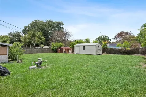 102 Cosmos Drive Orlando FL 32807