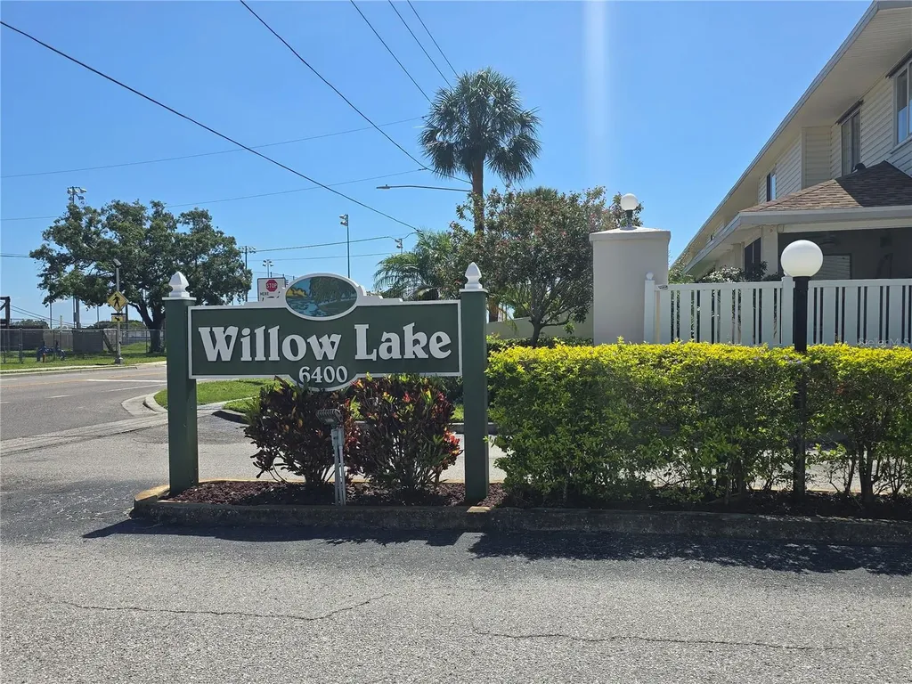 6400 46th Avenue N Kenneth City FL 33709