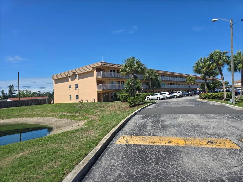 6400 46th Avenue N Kenneth City FL 33709